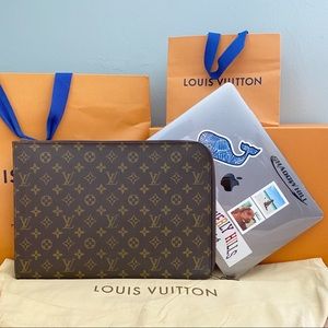✨LAPTOP CASE✨ Auth Louis Vuitton Monogram Holder!